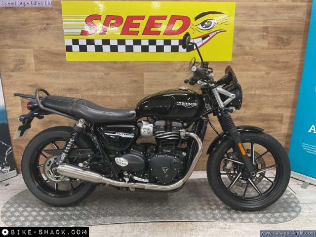 Triumph Street Twin 900 2019 motorcycle