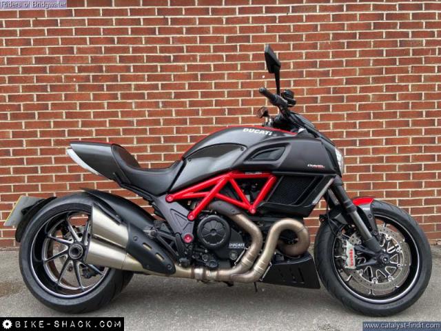 Ducati Diavel 1200 2015 motorcycle