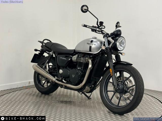 Triumph Street Twin 900 2018 motorcycle