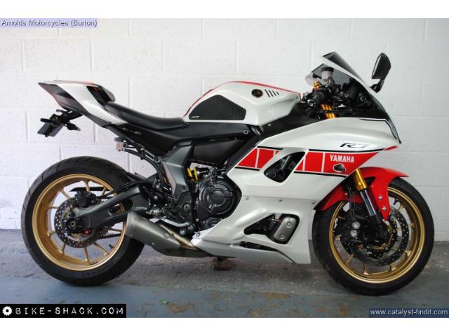 Yamaha YZF-R7 2022 motorcycle