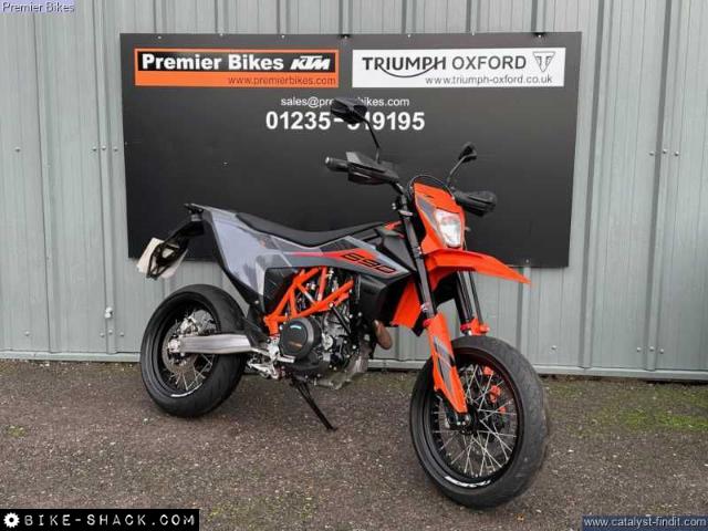 KTM 690 Duke 2022 motorcycle