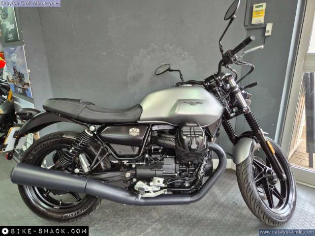 Moto Guzzi V7 850 2023 motorcycle