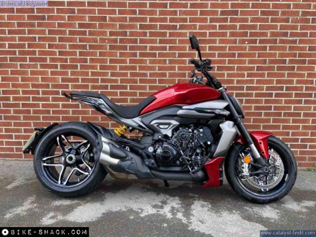 Ducati X-Diavel V4 1200 2025 motorcycle