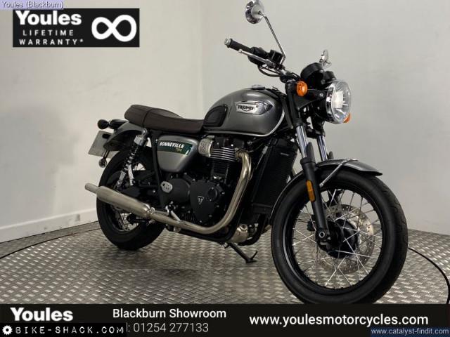 Triumph Bonneville T100 900 2022 motorcycle