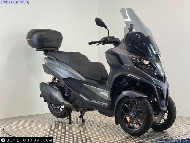 Piaggio MP3-530 2025 motorcycle