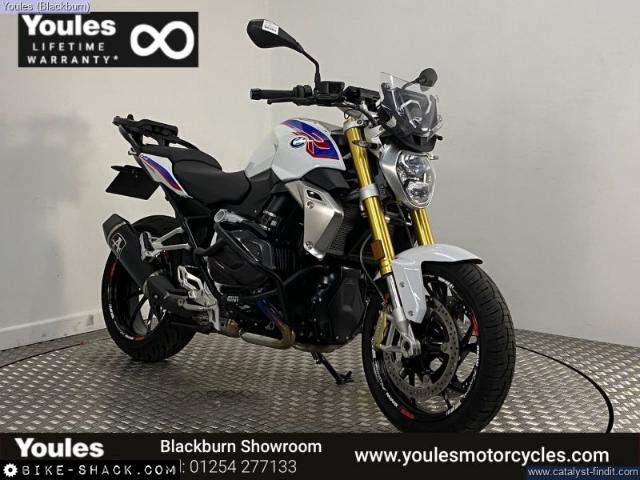 BMW R1250RS 2019 motorcycle