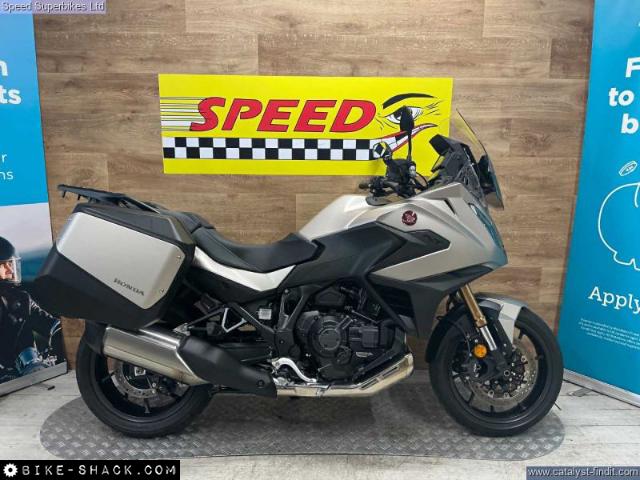 Honda NT1100 2025 motorcycle