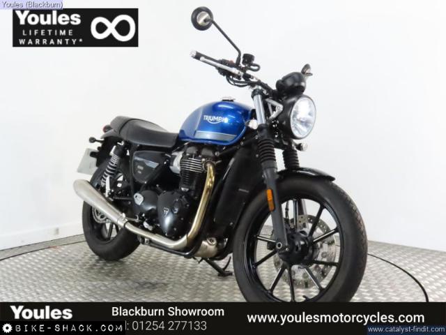 Triumph Street Twin 900 2021 motorcycle