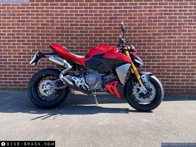 Ducati Streetfighter V2 890 2026 motorcycle