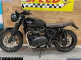 Triumph Street Twin 900 2016 motorcycle #2