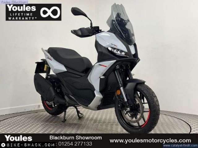 Aprilia SR GT 400 2026 motorcycle