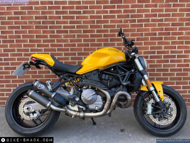 Ducati Monster 821 2017 motorcycle