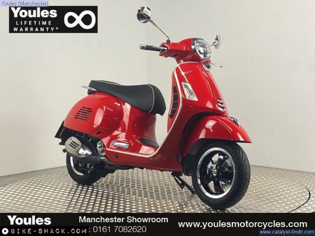 Piaggio Vespa GTS 300 2019 motorcycle