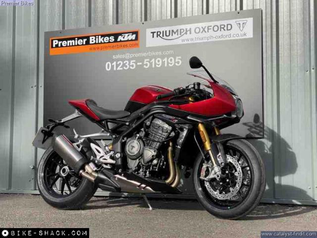 Triumph Speed Triple 1200 2022 motorcycle