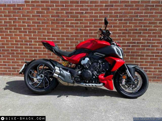 Ducati Diavel V4 1200 2025 motorcycle