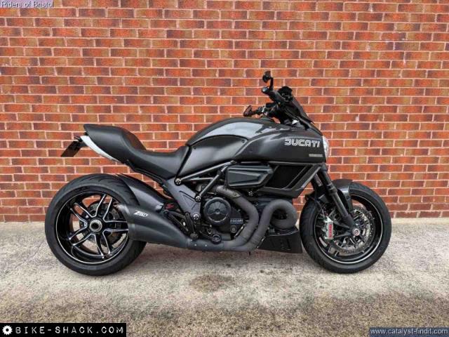 Ducati Diavel 1200 2016 motorcycle
