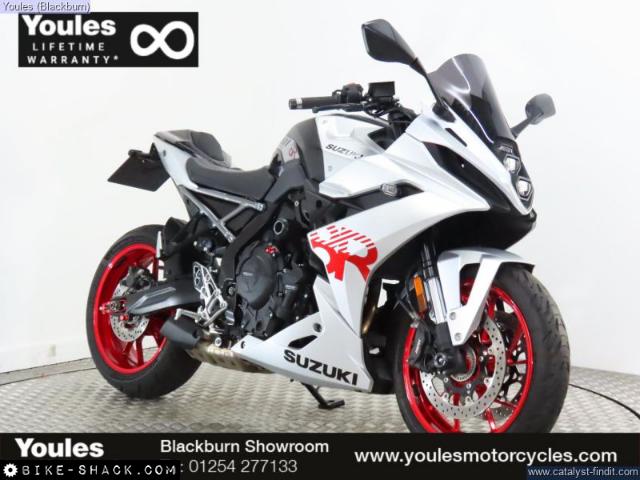 Suzuki GSX-8R 2024 motorcycle