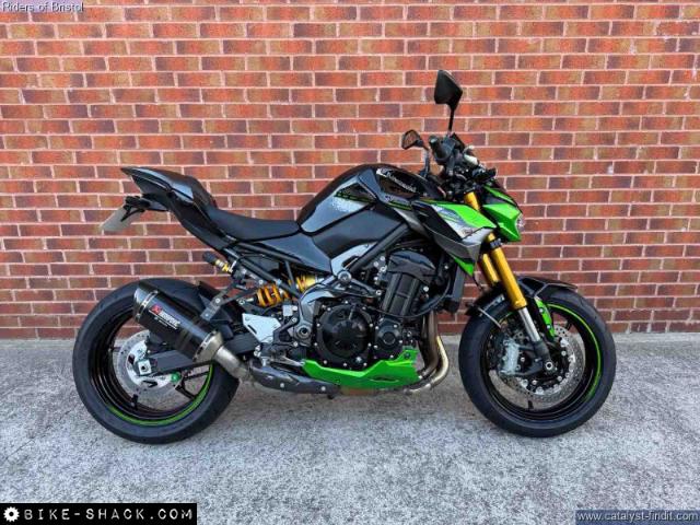 Kawasaki ZR900 2025 motorcycle