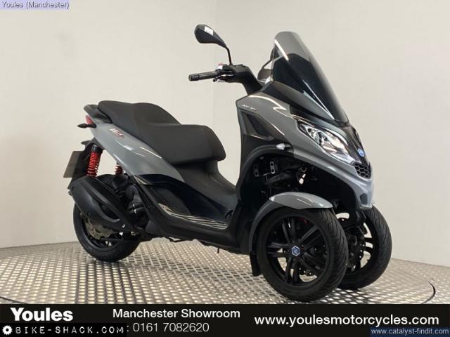 Piaggio MP3-300 2021 motorcycle