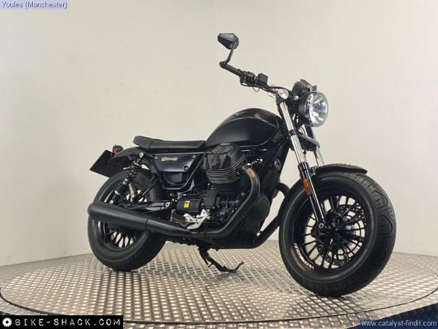 Moto Guzzi V9 Bobber 2016 motorcycle