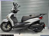 Piaggio Beverly 300 2024 motorcycle #3