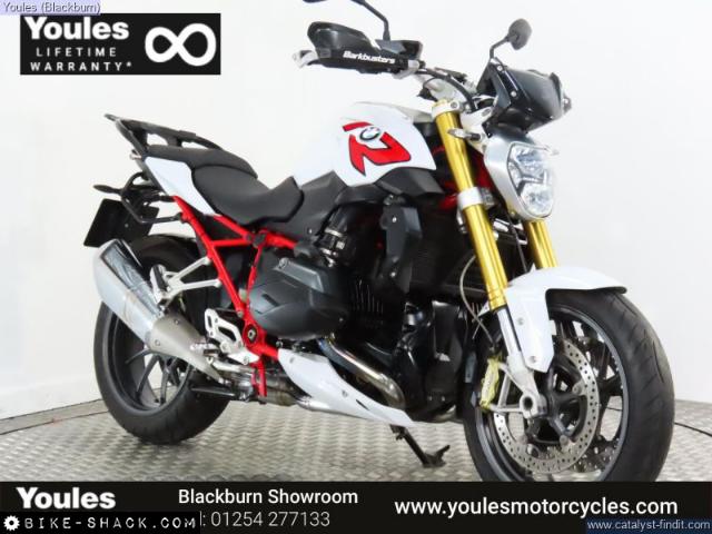 BMW R1200R 2016 motorcycle