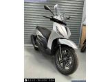 Piaggio Beverly 300 2024 motorcycle #4