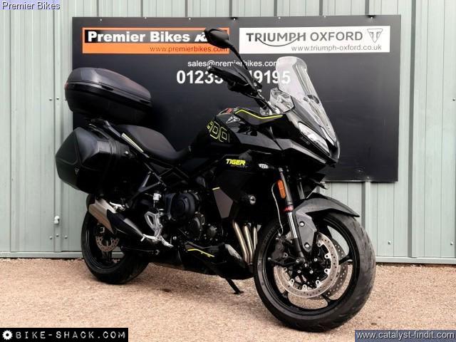 Triumph Tiger 800 2025 motorcycle