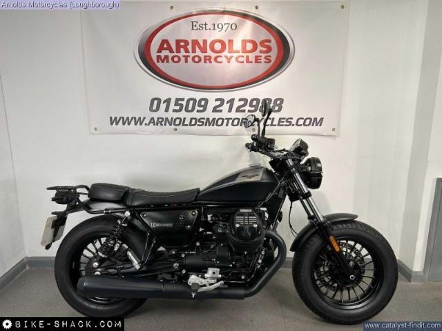 Moto Guzzi V9 Bobber 2023 motorcycle