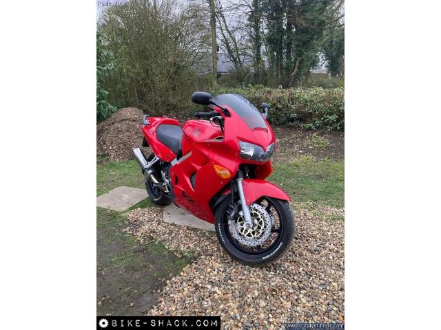 Honda VFR800 2000 motorcycle