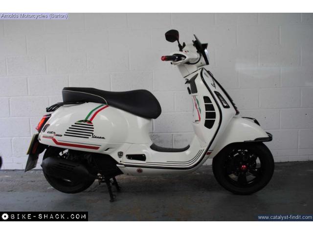 Piaggio Vespa GTS 125 2022 motorcycle