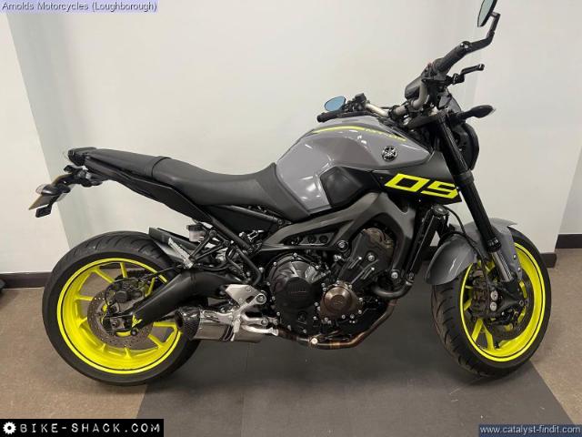 Yamaha MT-09 2016 motorcycle