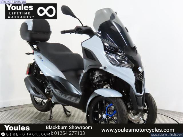 Piaggio MP3-310 2025 motorcycle