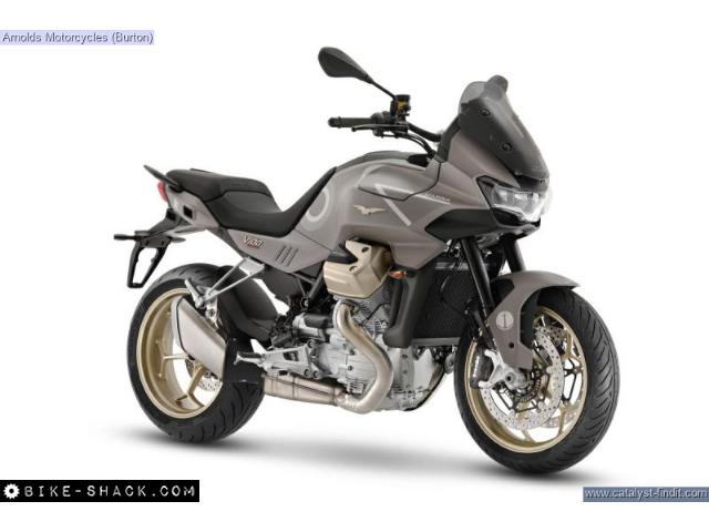 Moto Guzzi V100 Mandello 2023 motorcycle