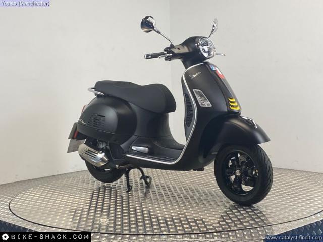 Piaggio Vespa GTS 125 2023 motorcycle