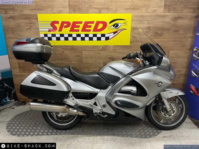 Honda ST1300 Pan European 2004 motorcycle