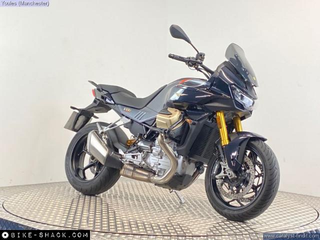 Moto Guzzi V100 Mandello 2023 motorcycle