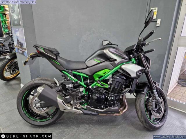 Kawasaki Z900 2025 motorcycle