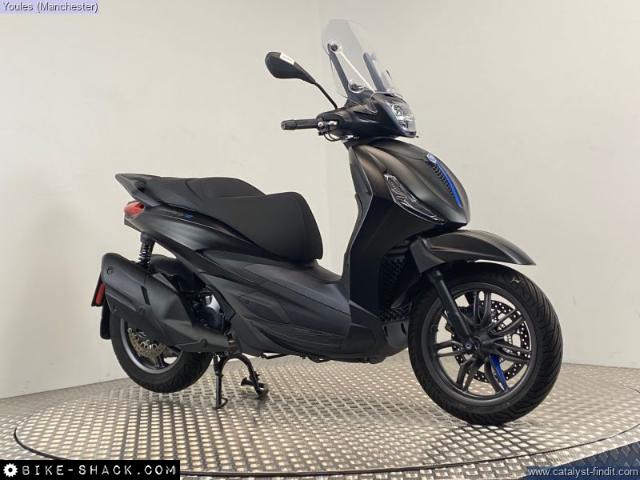 Piaggio Beverly 400 2025 motorcycle