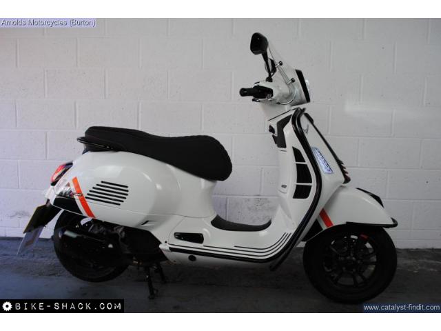 Piaggio Vespa GTS 125 2024 motorcycle
