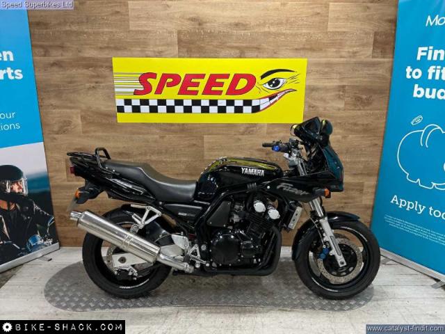 Yamaha FZS600 Fazer 1999 motorcycle