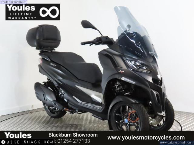 Piaggio MP3-530 2023 motorcycle