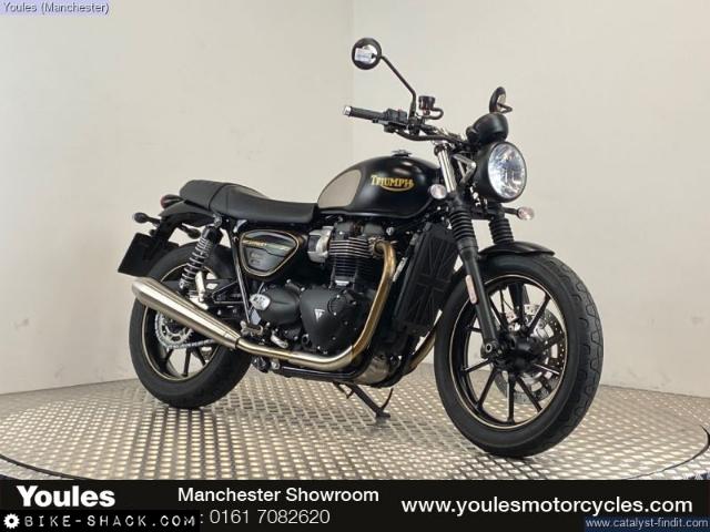 Triumph Street Twin 900 2021 motorcycle